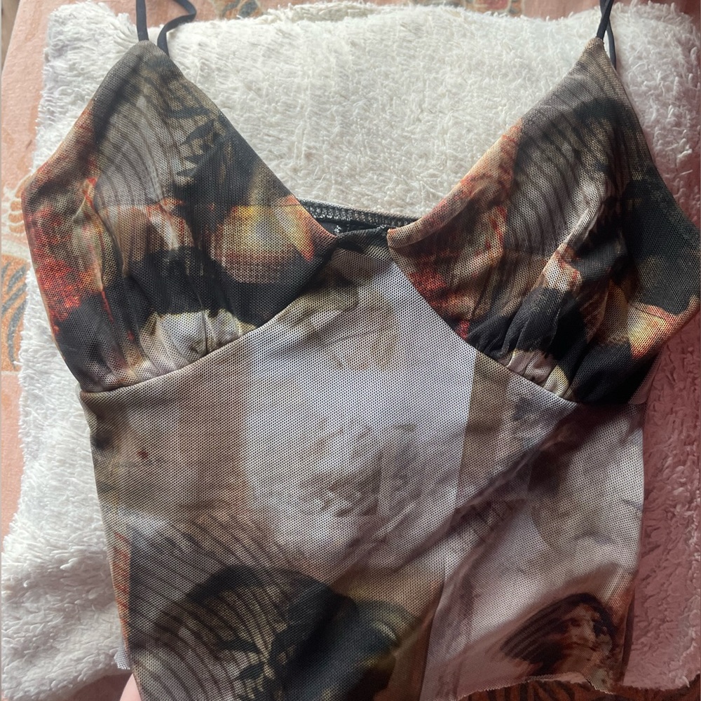 PrettyLittleThing Crop Top